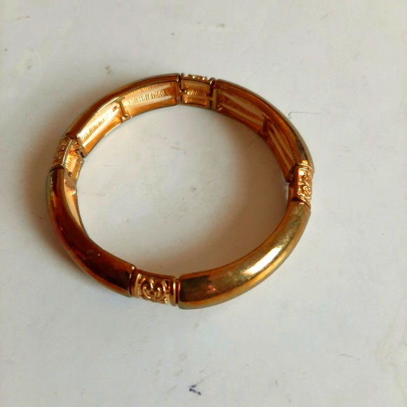 Vintage Goldtone Bracelet - Picture 1 of 6